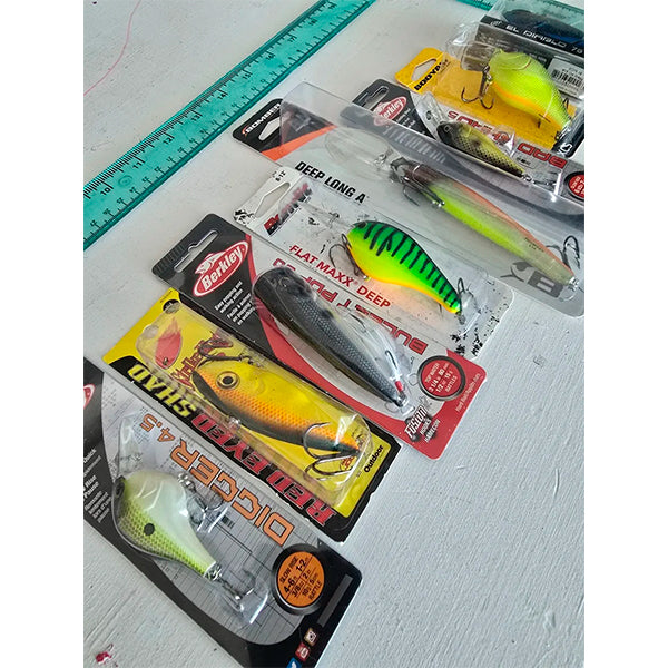 Lote 8 Curricanes Crankbait Bomber Berkley Strike King Zoom